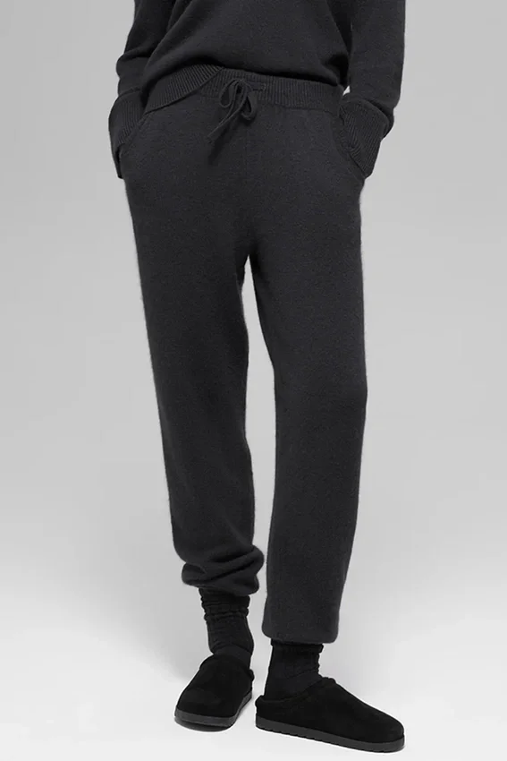 Joggingbyxor i ull och kashmir med High-Waist – New Class – Svart