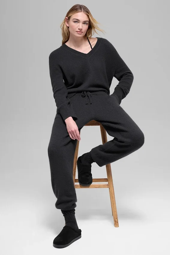 Joggingbyxor i ull och kashmir med High-Waist – New Class – Svart