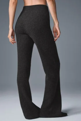 Kashmir-byxor med High-Waist-design och fluffig våffelstruktur – mörk gråmelerad