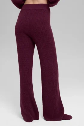 Kashmir-High-Waist-byxor i fluffig våffelstickning – vinröd
