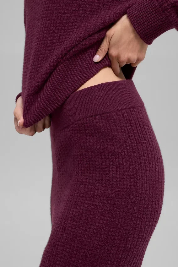 Kashmir-High-Waist-byxor i fluffig våffelstickning – vinröd