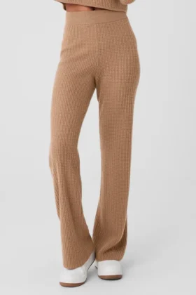 Kashmir-High-Waist-byxor med fluffig våffelstruktur – Toasted Almond