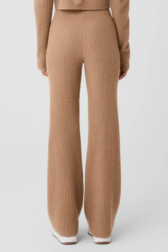 Kashmir-High-Waist-byxor med fluffig våffelstruktur – Toasted Almond