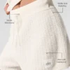 Kashmirshorts med High-Waist-design och fluffig våffelstruktur – Ivory