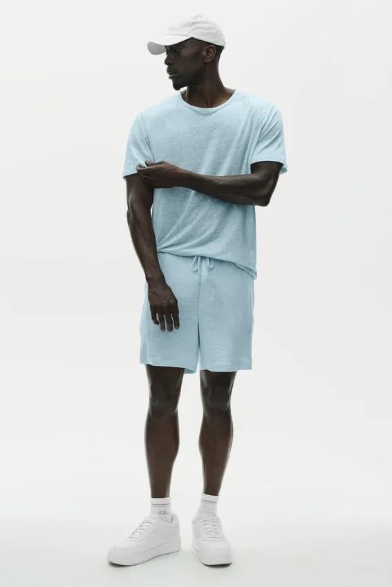 Kortärmad T-shirt i linnejersey i kuststil – Seaside Blue