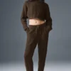 Kortärmad turtleneck med kabelstickning från Winter Bliss – Espresso