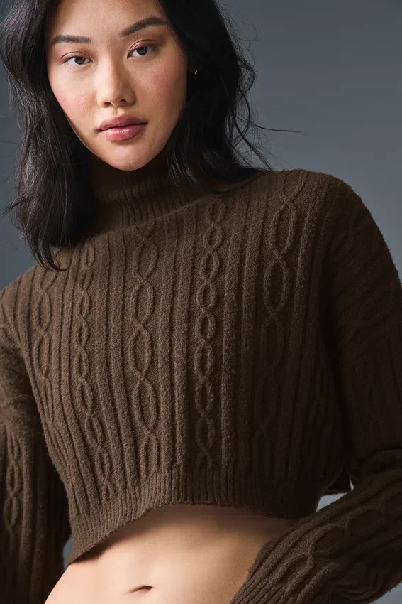 Kortärmad turtleneck med kabelstickning från Winter Bliss – Espresso