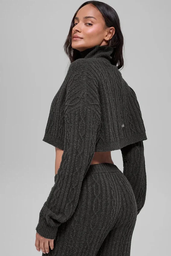 Kortärmad turtleneck med kabelstickning från Winter Bliss – mörk melerad
