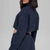 Kortärmad turtleneck med kabelstickning från Winter Bliss – Navy
