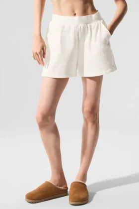 Low Key Sweat Shorts – Elfenben