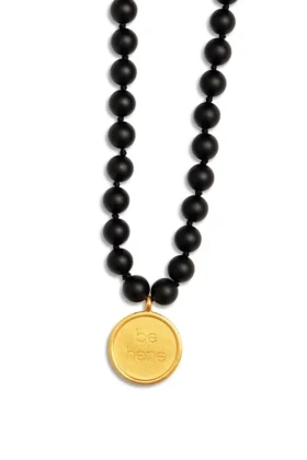 Mala-halsband i svart onyx