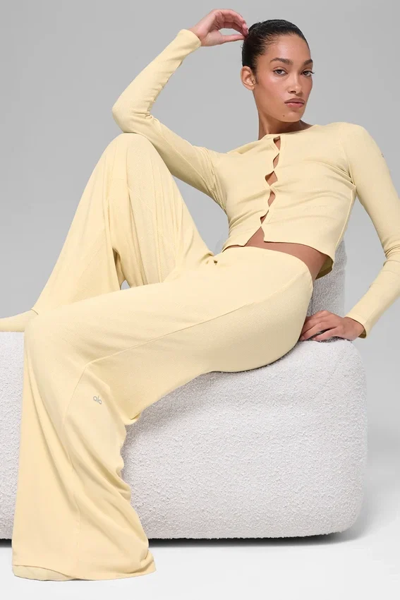 Mid-Rise Dreamlight Straight Byxor – Candlelight Yellow