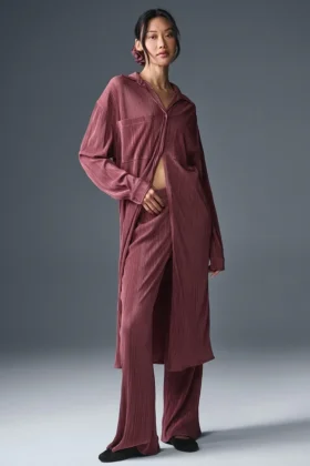 Mikroplisserad skjortklänning – burgundy truffle