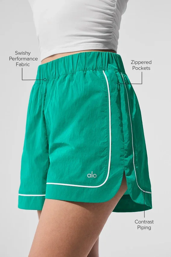 Motivate Track Shorts – Grankrön/Vit