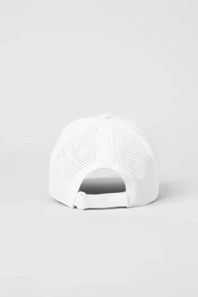 Performance District Trucker Hat – Vit