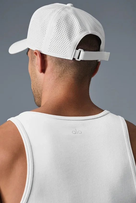 Performance District Trucker Hat – Vit