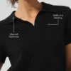 Polo-T-shirt i kashmir med plüschvaffelmönster – svart