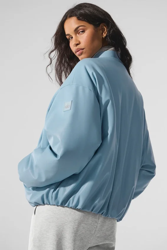 Premier-bomberjacka i konstläder – Celestial Blue