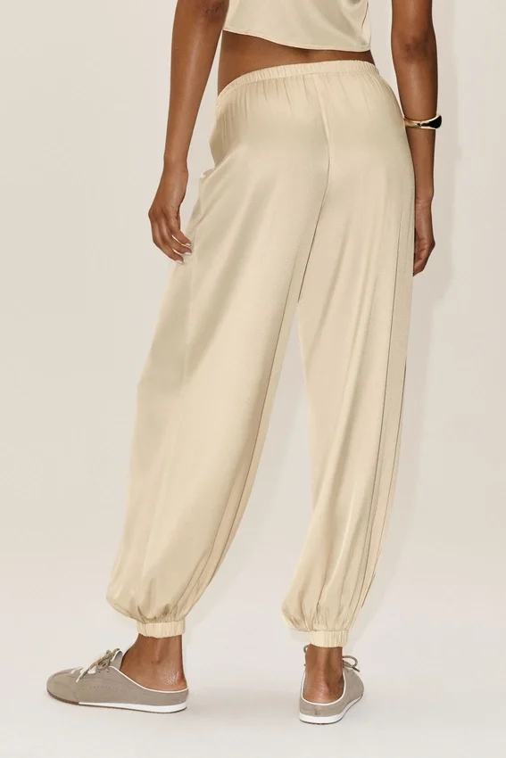 Radiance-byxor i sidenblandning med High-Waist – Sandy Beige