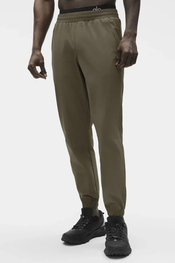 Repetition Jogger – Olive Tree