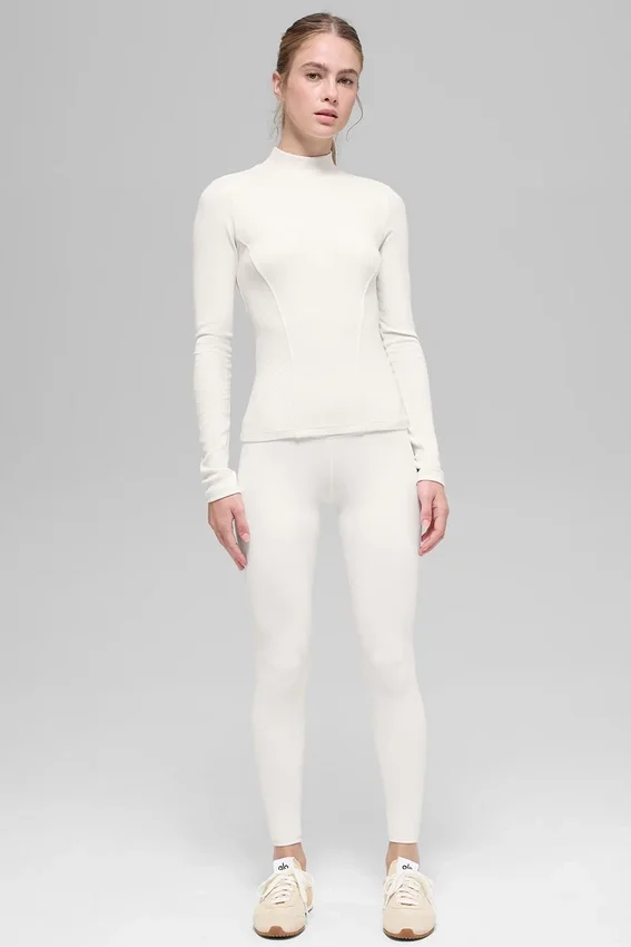 Ribbad Mesmerize-tröja med hög krage och långärmad – Ivory