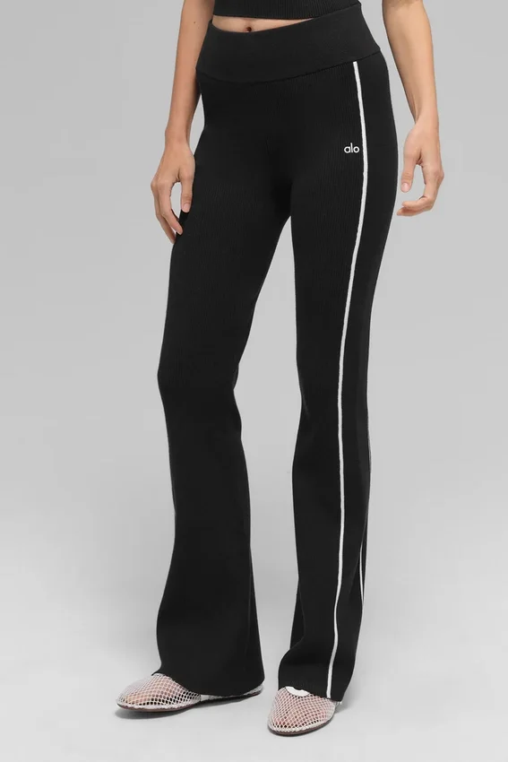 Ribbad stickat Highline Flare-byxa – svart/vit
