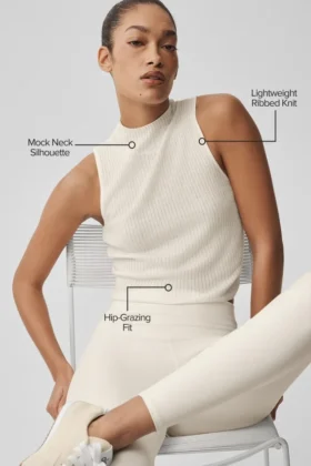 Ärmlös topp i stickat Unwind-material – Ivory