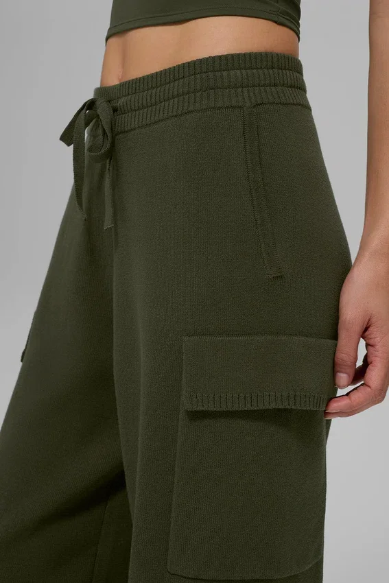 Scholar Knit High-Waist cargobyxor – olivgrön
