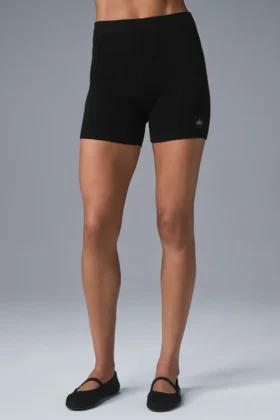 Scholar Knit High-Waist Short – Svart