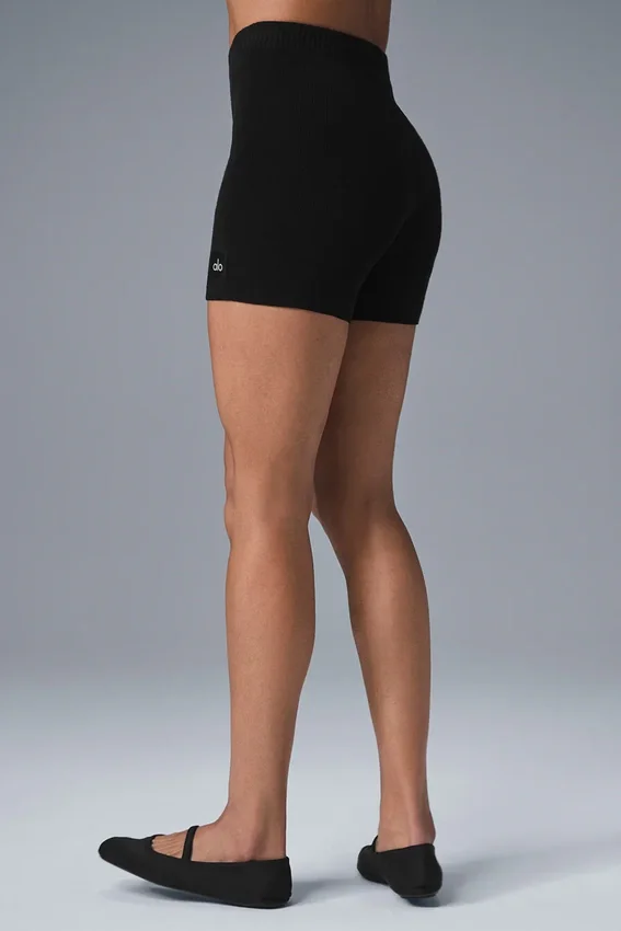Scholar Knit High-Waist Short – Svart