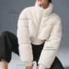 Sherpa Main Act Corset Puffer – elfenben