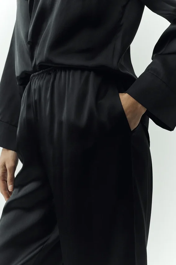 Silk Luminous Byxor (lång) – Svart