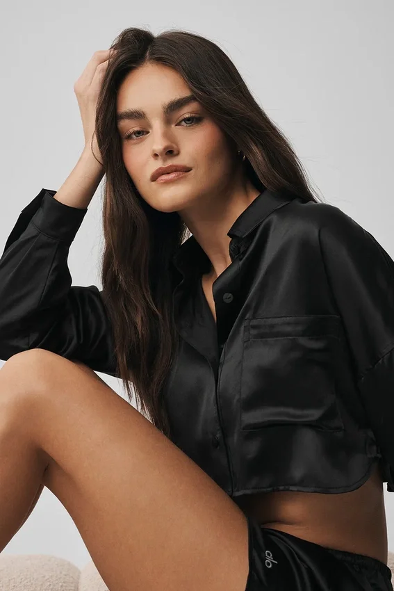 Silk Luminous Cropped Button Down Långärmat – Svart