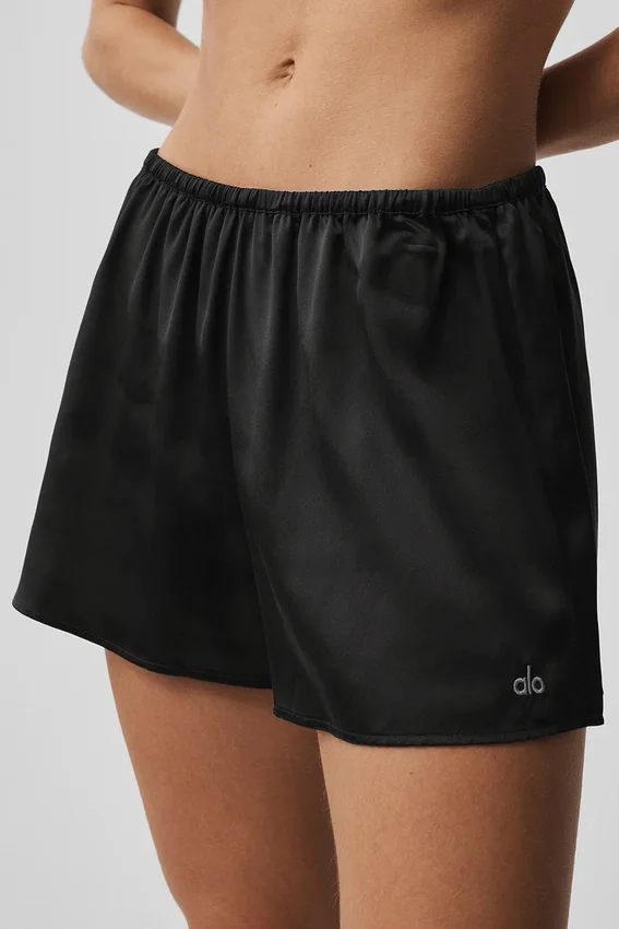 Silk Luminous Shorts – Svart