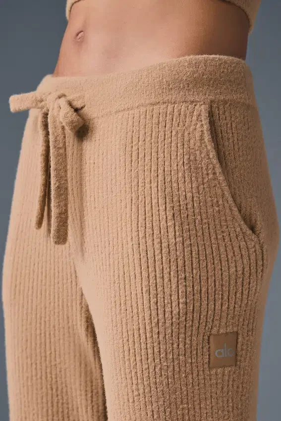 Snuggle Up Stickat – High-Waist Byxor med vida ben – Toasted Almond