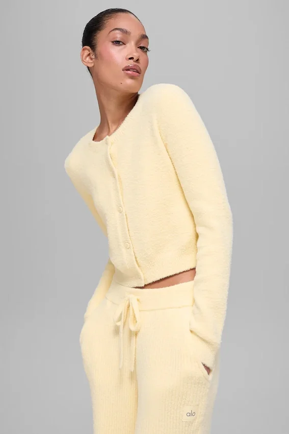 Snuggle up Stickat kort kofta – Candlelight Yellow