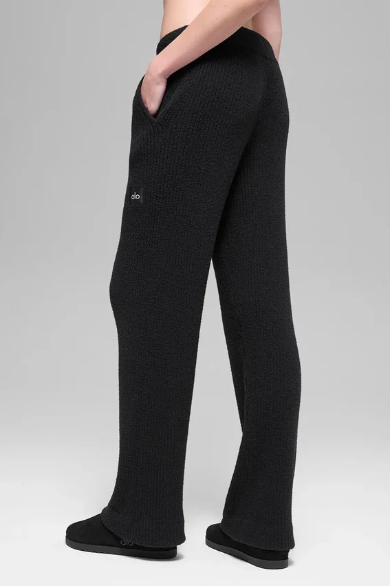 Snuggle Up-tröja och High-Waist-byxor med vida ben – Svart