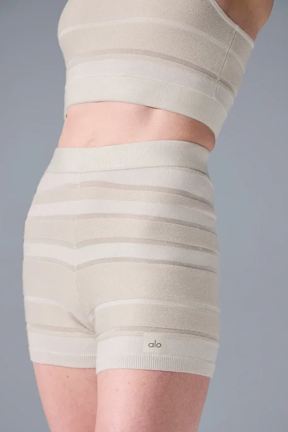 Sport Play High-Waist stickade shorts – elfenben/alabaster