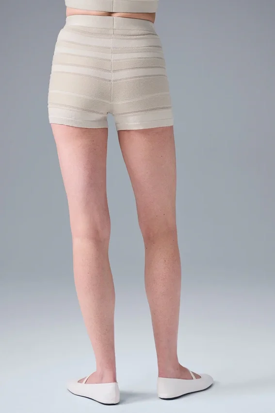 Sport Play High-Waist stickade shorts – elfenben/alabaster