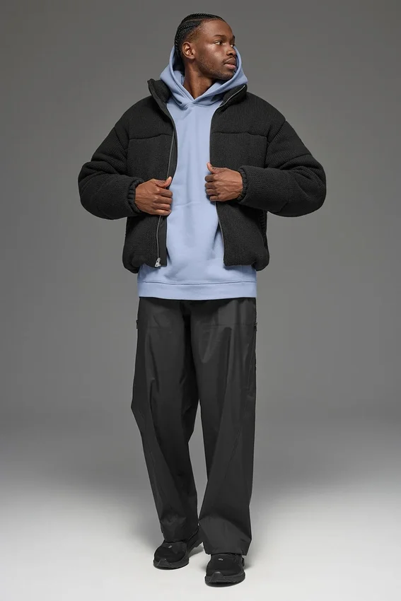 Stage Stickat Puffer – Svart