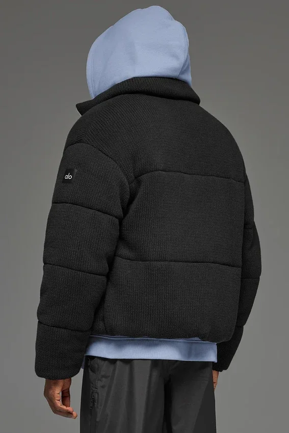 Stage Stickat Puffer – Svart