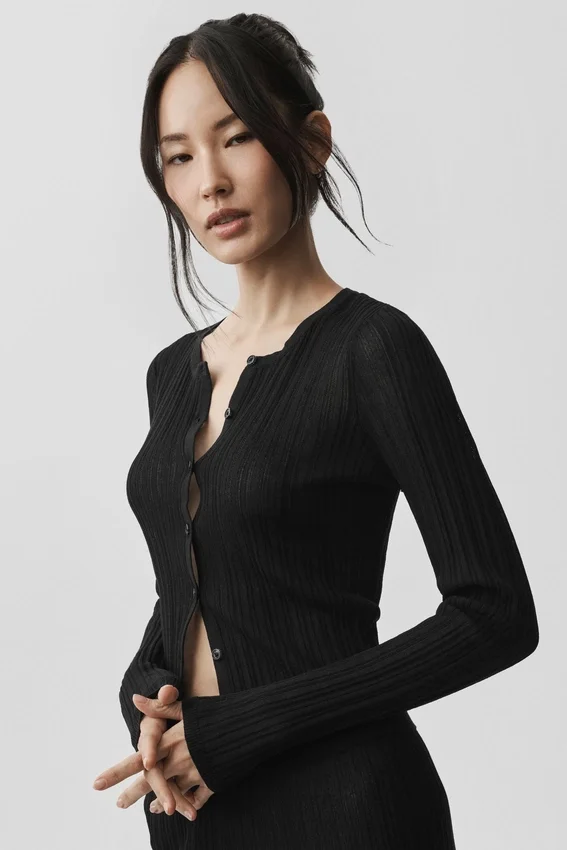 Stickat cardigan – Svart