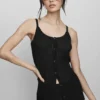Stickat Sunlit Button Down Tank – Svart