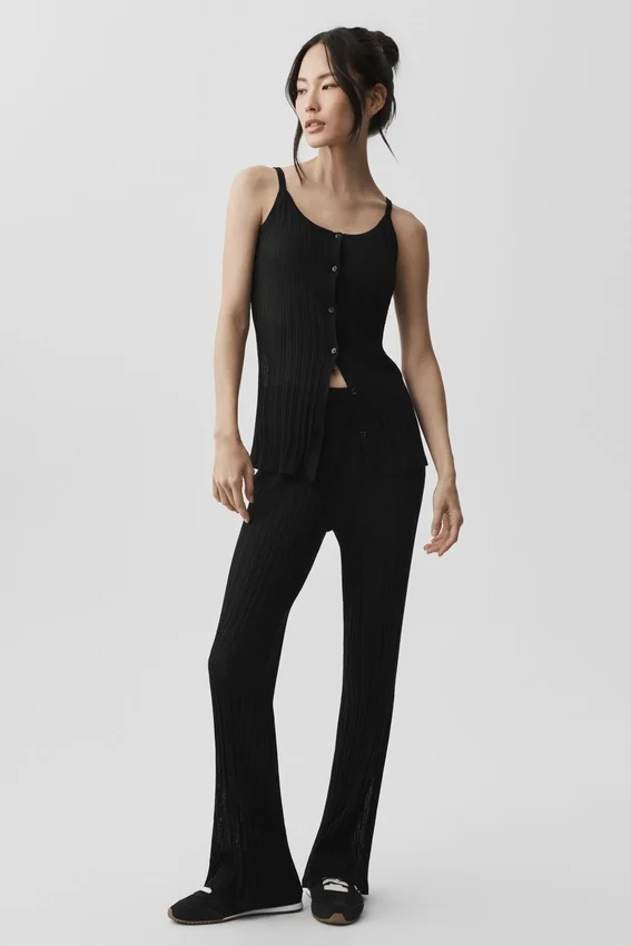 Stickat Sunlit Button Down Tank – Svart