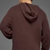 Strickad huvtröja med struktur – Brownstone