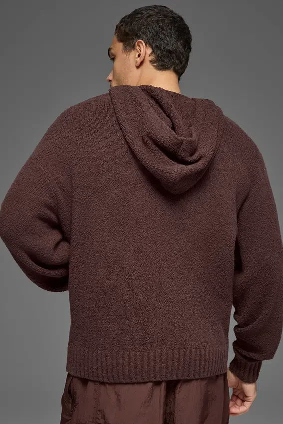 Strickad huvtröja med struktur – Brownstone