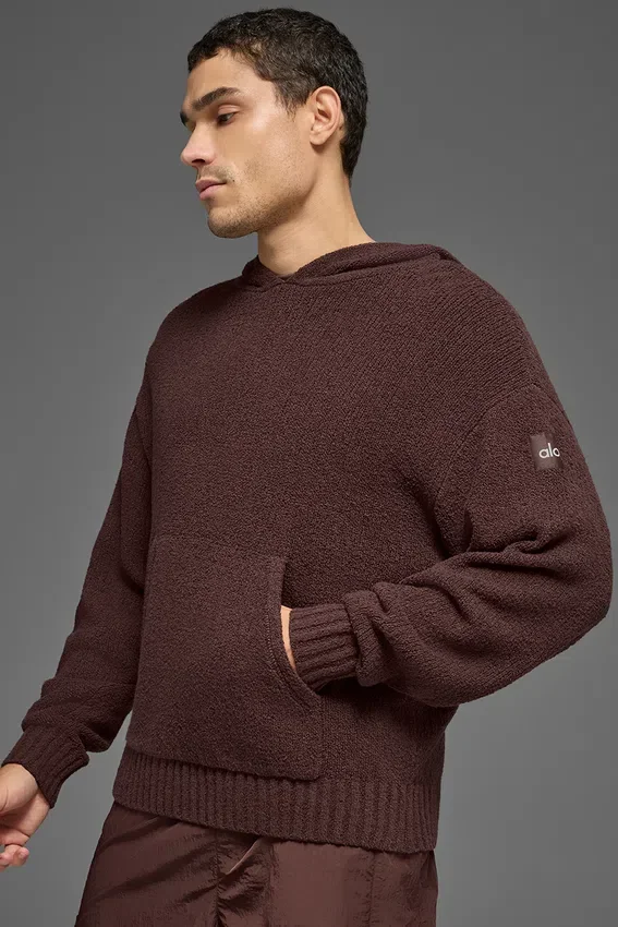 Strickad huvtröja med struktur – Brownstone