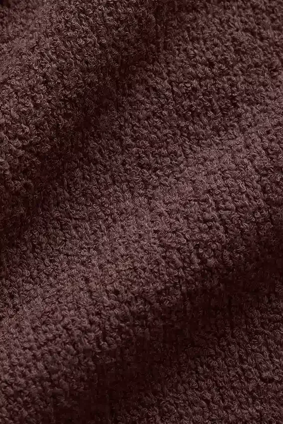 Strickad huvtröja med struktur – Brownstone