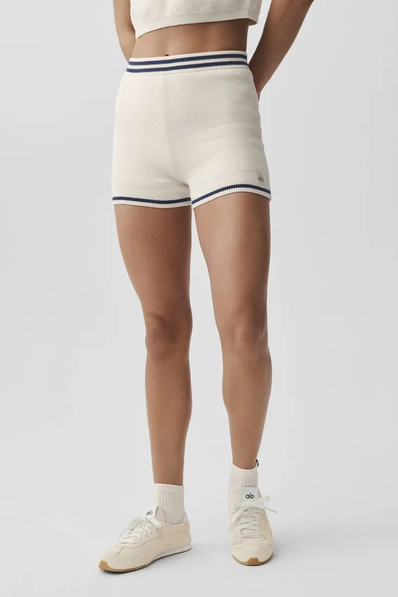 Tennis Club Stickat Hot Short – Elfenben/Marinblå