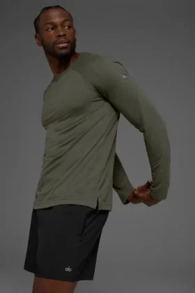Triumph långärmad T-shirt – Stealth Green